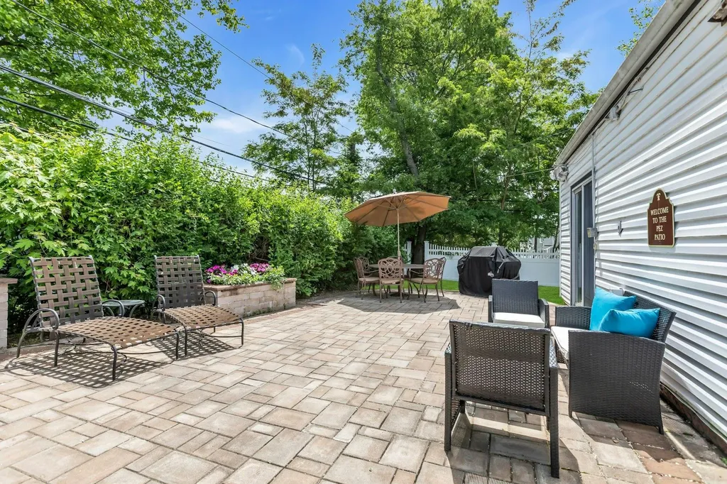28 Bradford Road Plainview NY 11803