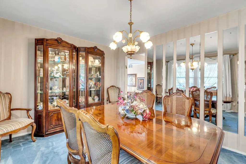 28 Bradford Road Plainview NY 11803