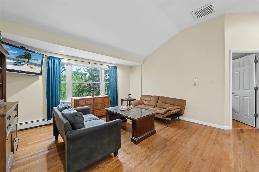 22 Claremont Trail Monroe NY 10950
