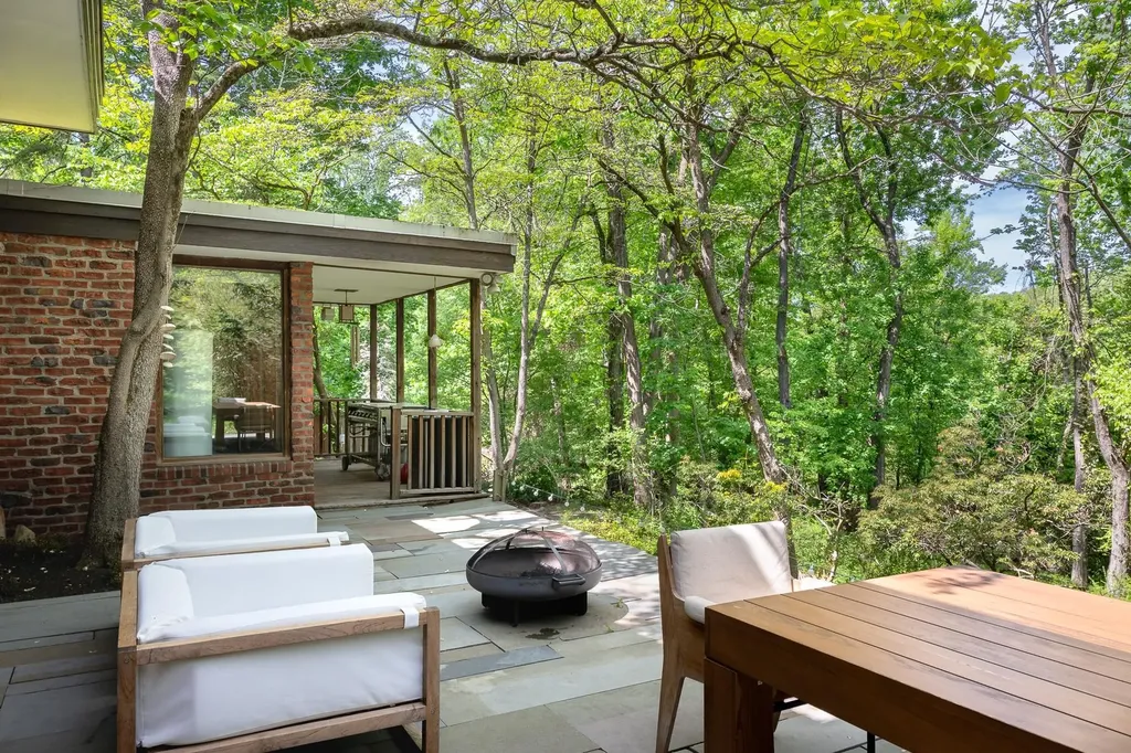 100 Old Pascack Road Pearl River NY 10965