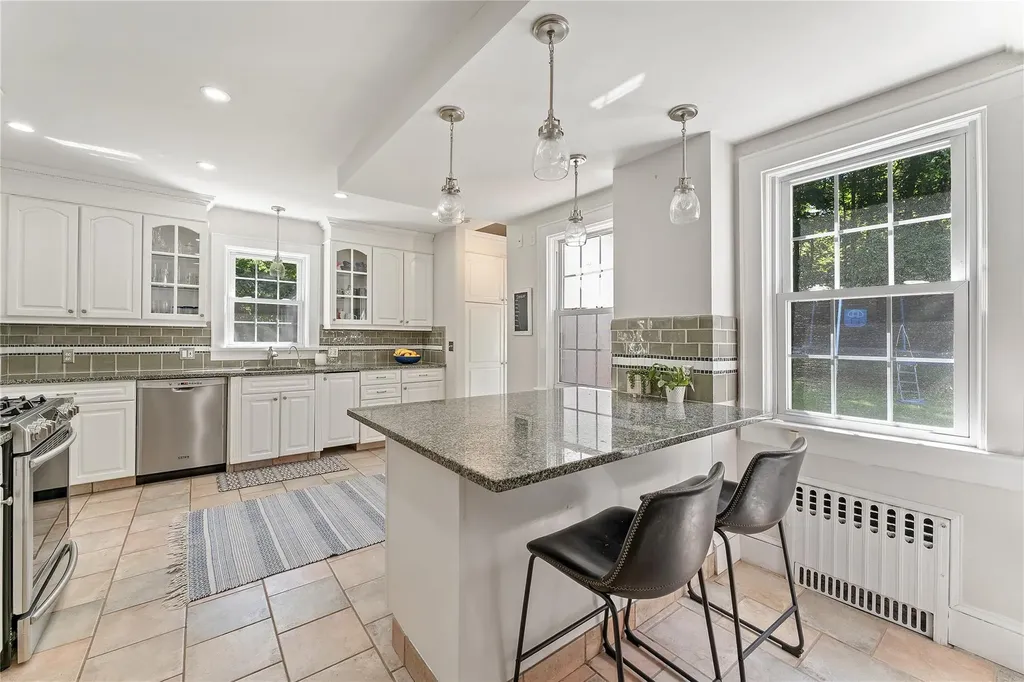 66 Riverview Road Irvington NY 10533