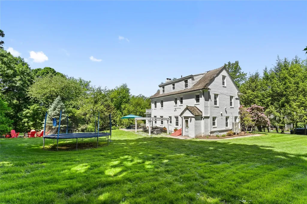 66 Riverview Road Irvington NY 10533