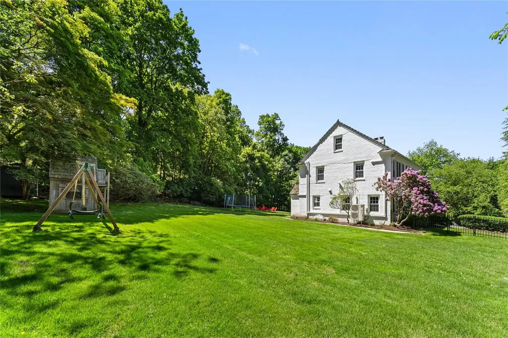 66 Riverview Road Irvington NY 10533