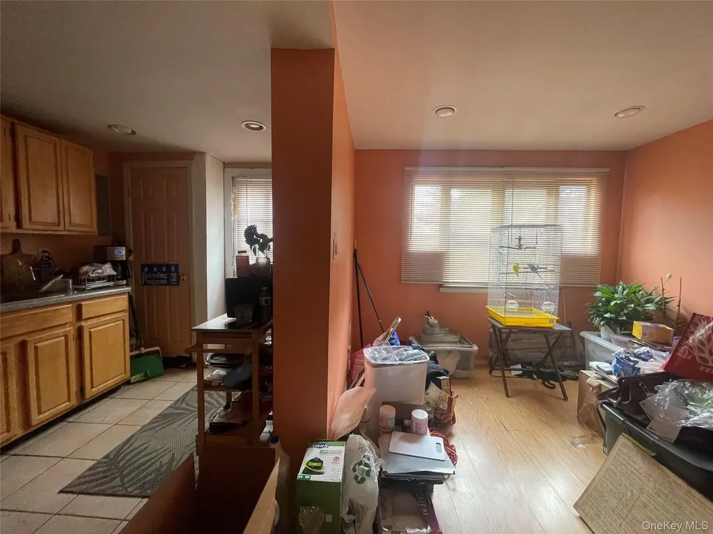 1037 E 214th Street Bronx NY 10469