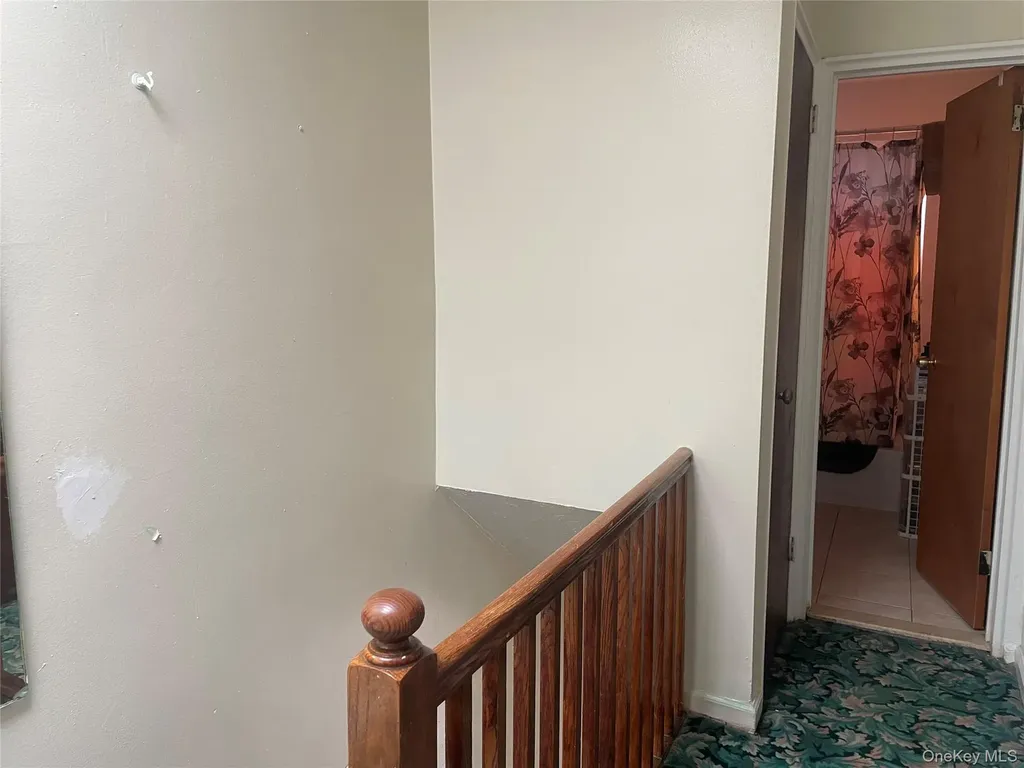 1037 E 214th Street Bronx NY 10469