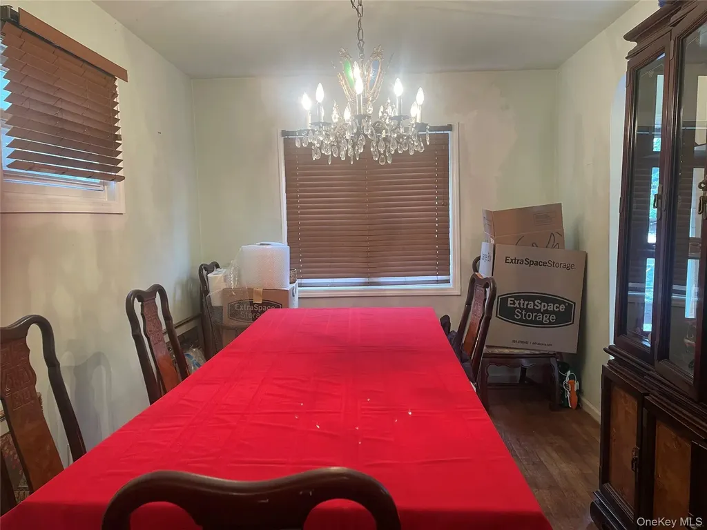 1037 E 214th Street Bronx NY 10469