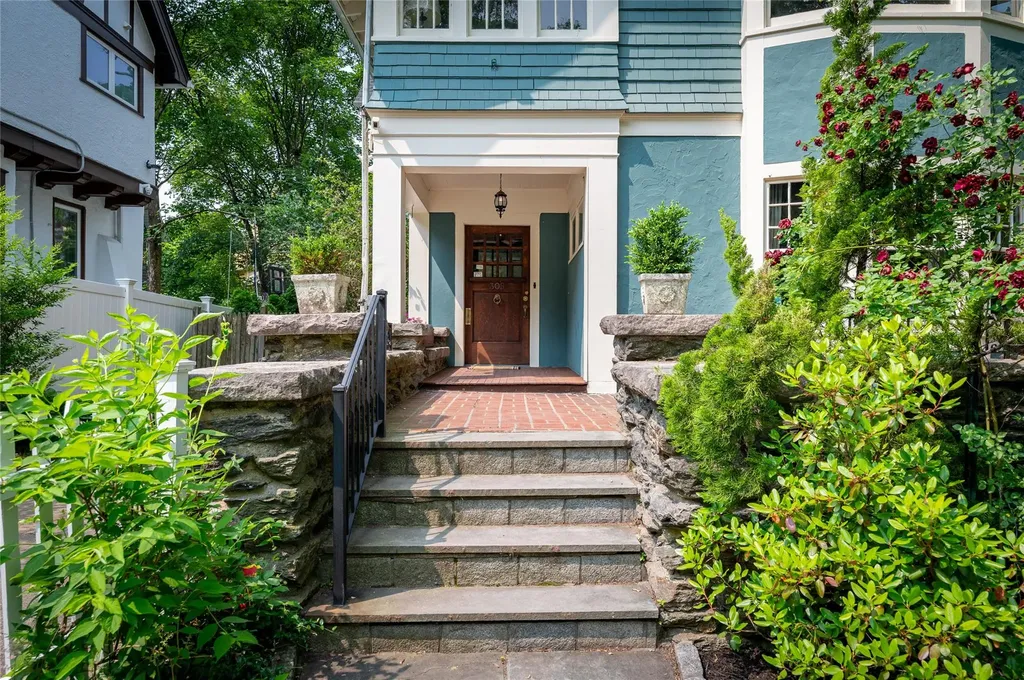 305 Park Hill Avenue Yonkers NY 10705