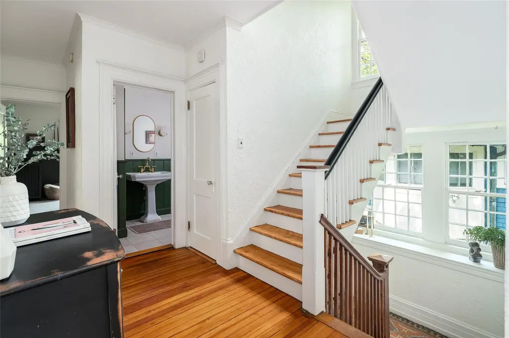 305 Park Hill Avenue Yonkers NY 10705