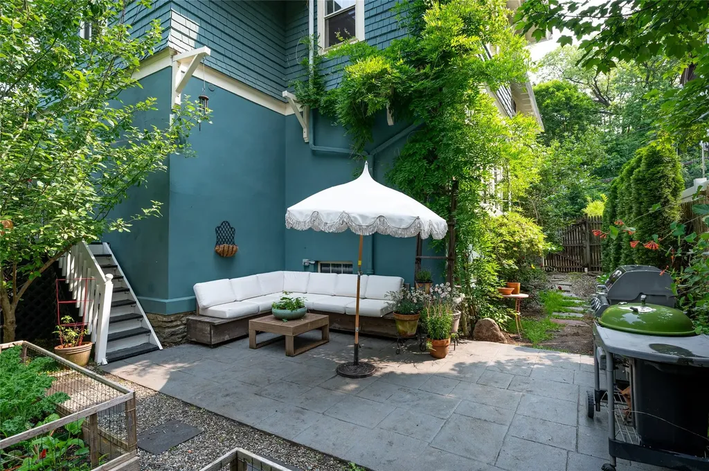 305 Park Hill Avenue Yonkers NY 10705