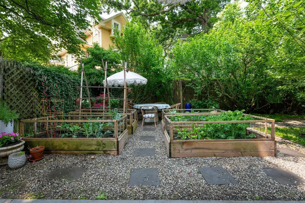 305 Park Hill Avenue Yonkers NY 10705