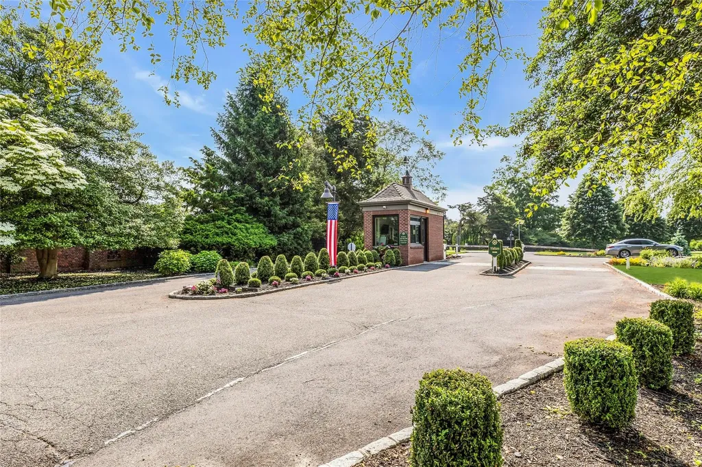 82 Harbour Lane Bay Shore NY 11706