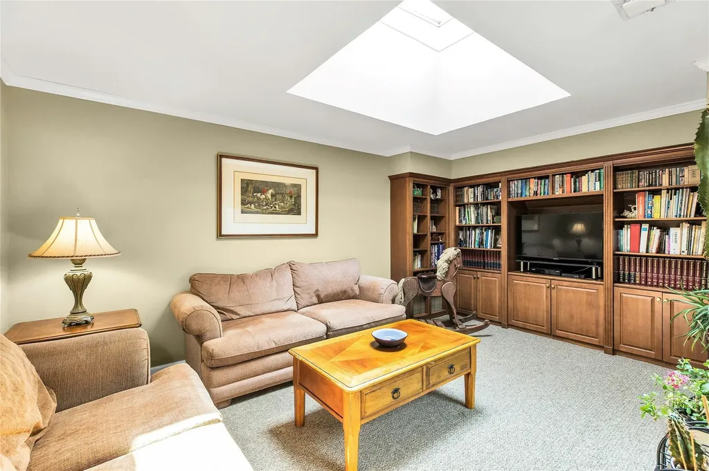 82 Harbour Lane Bay Shore NY 11706