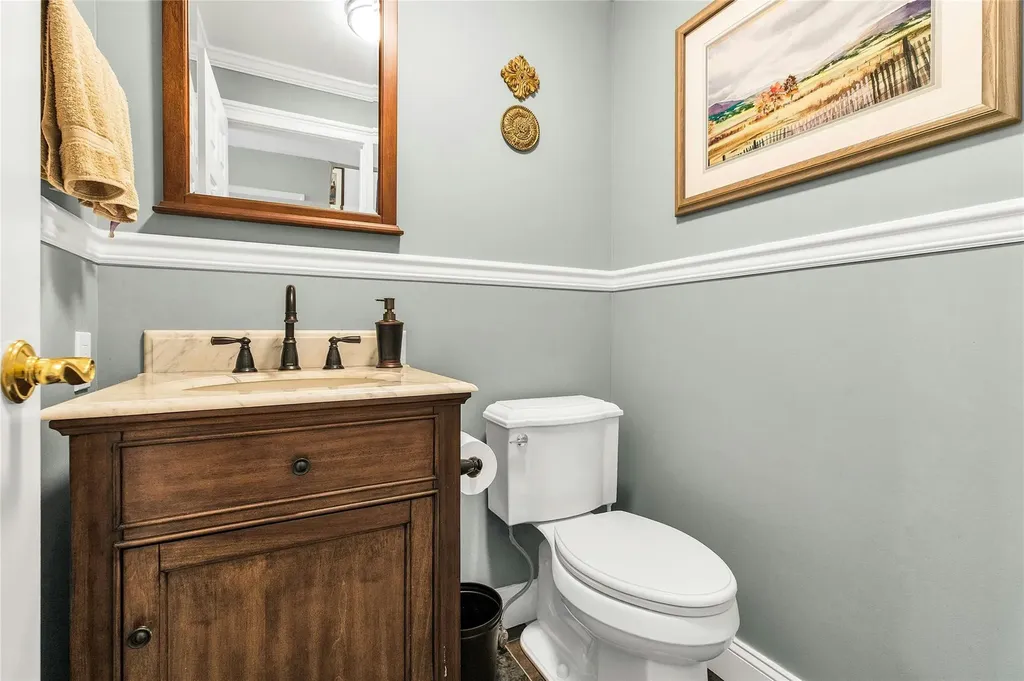 82 Harbour Lane Bay Shore NY 11706