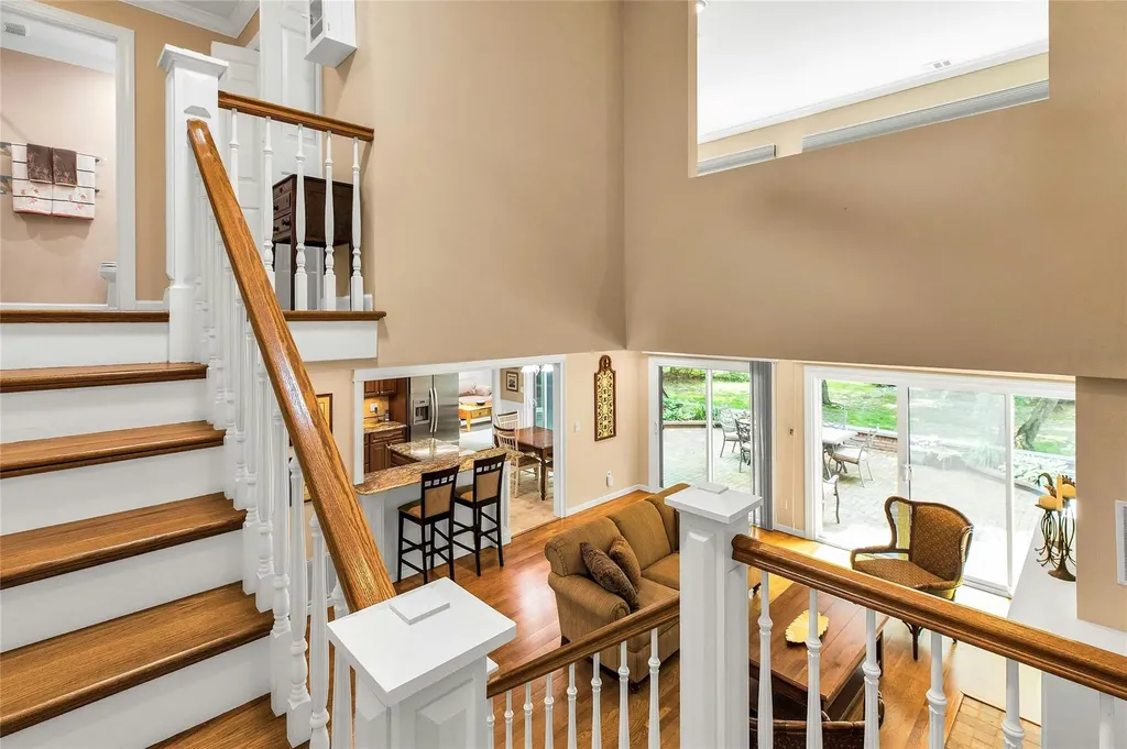 82 Harbour Lane Bay Shore NY 11706