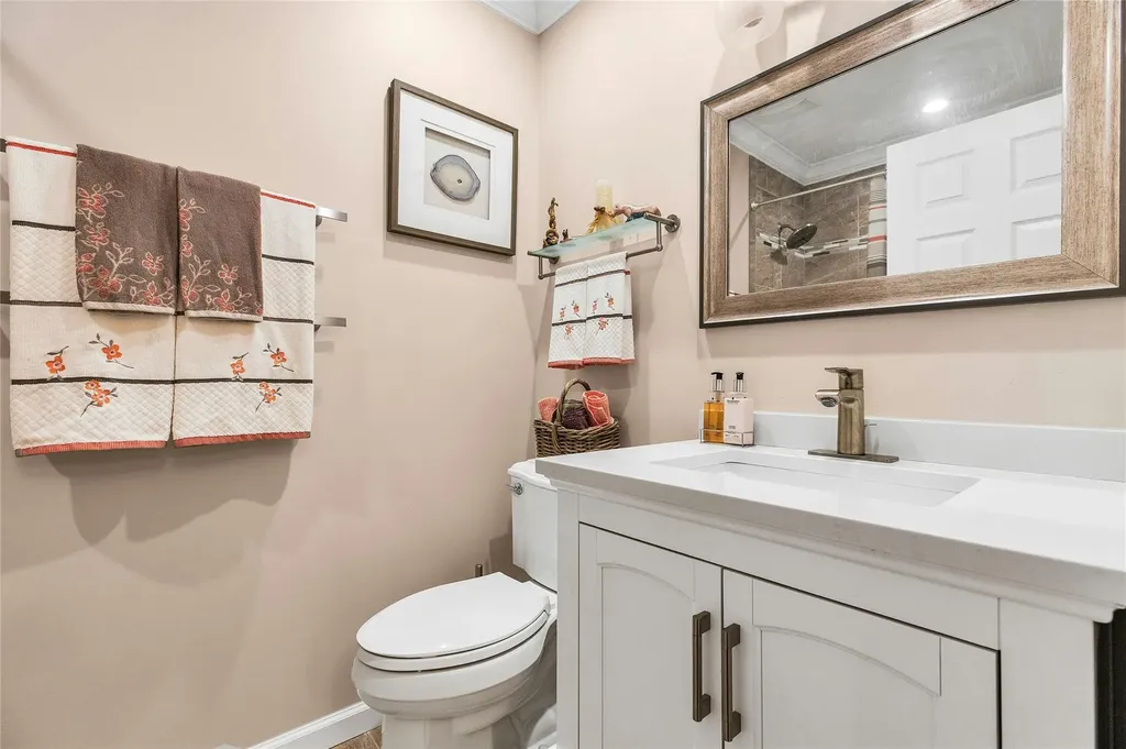 82 Harbour Lane Bay Shore NY 11706