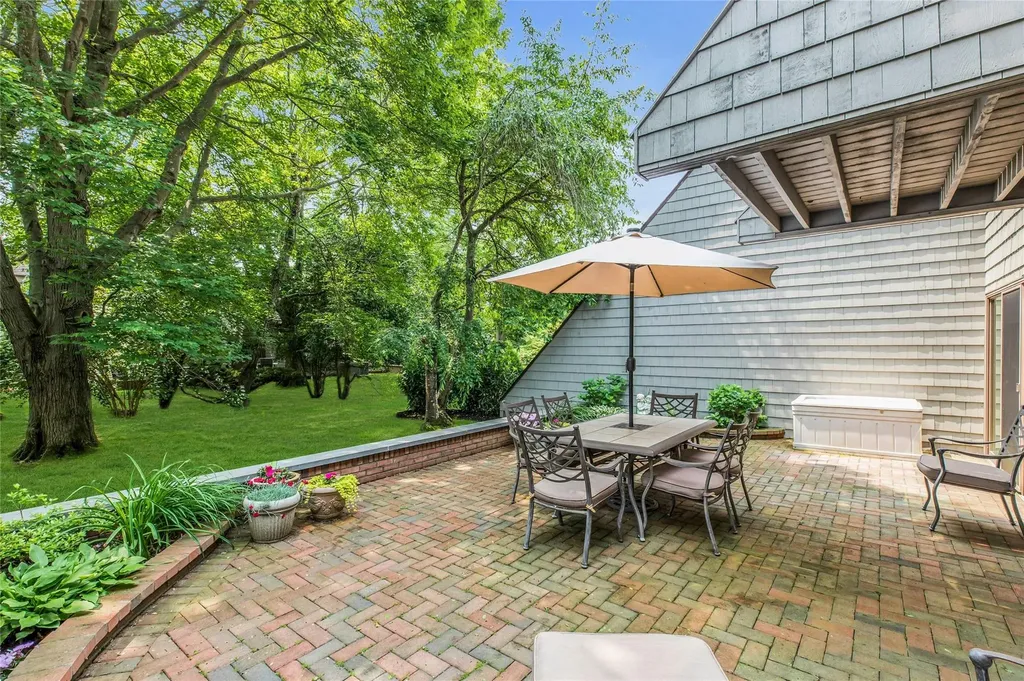 82 Harbour Lane Bay Shore NY 11706