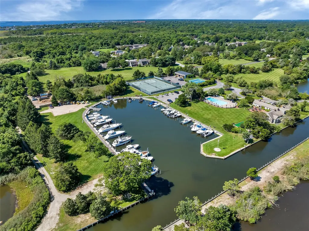 82 Harbour Lane Bay Shore NY 11706