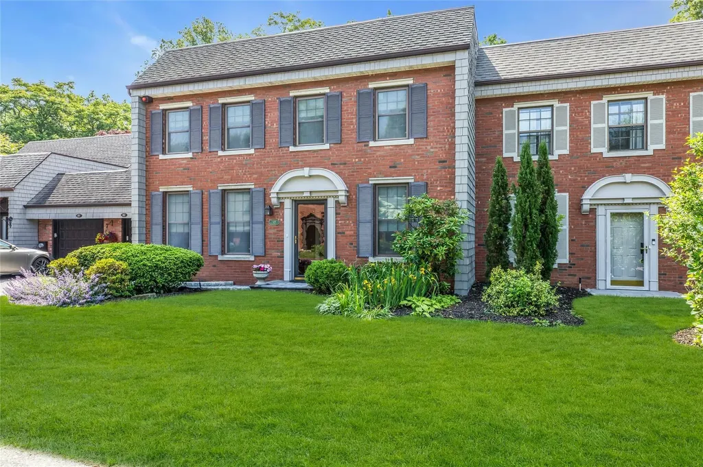 82 Harbour Lane Bay Shore NY 11706
