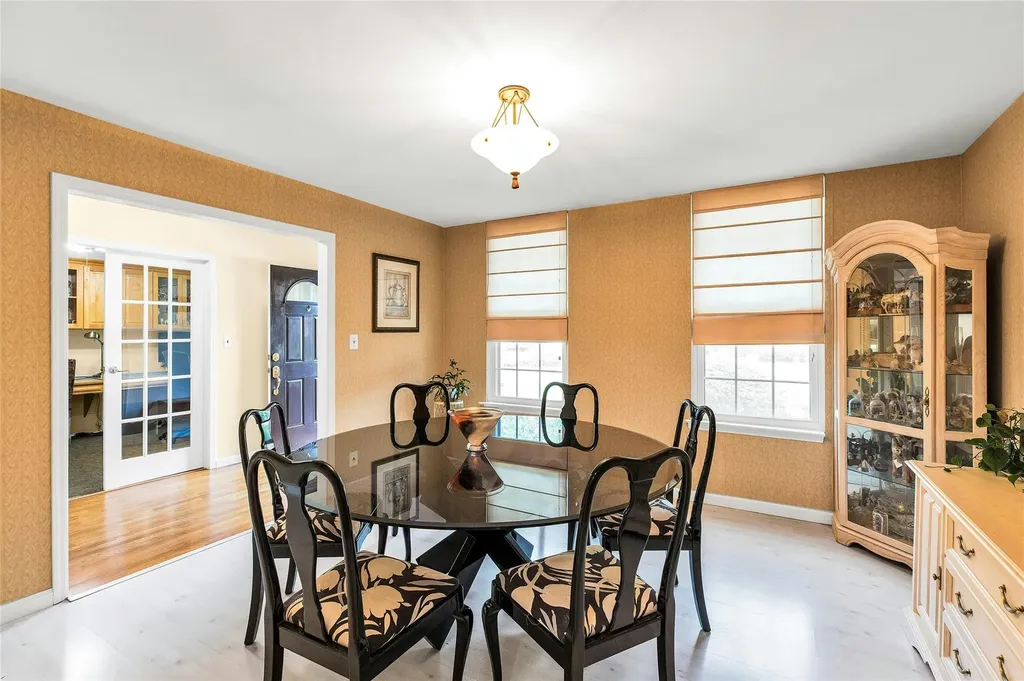 82 Harbour Lane Bay Shore NY 11706