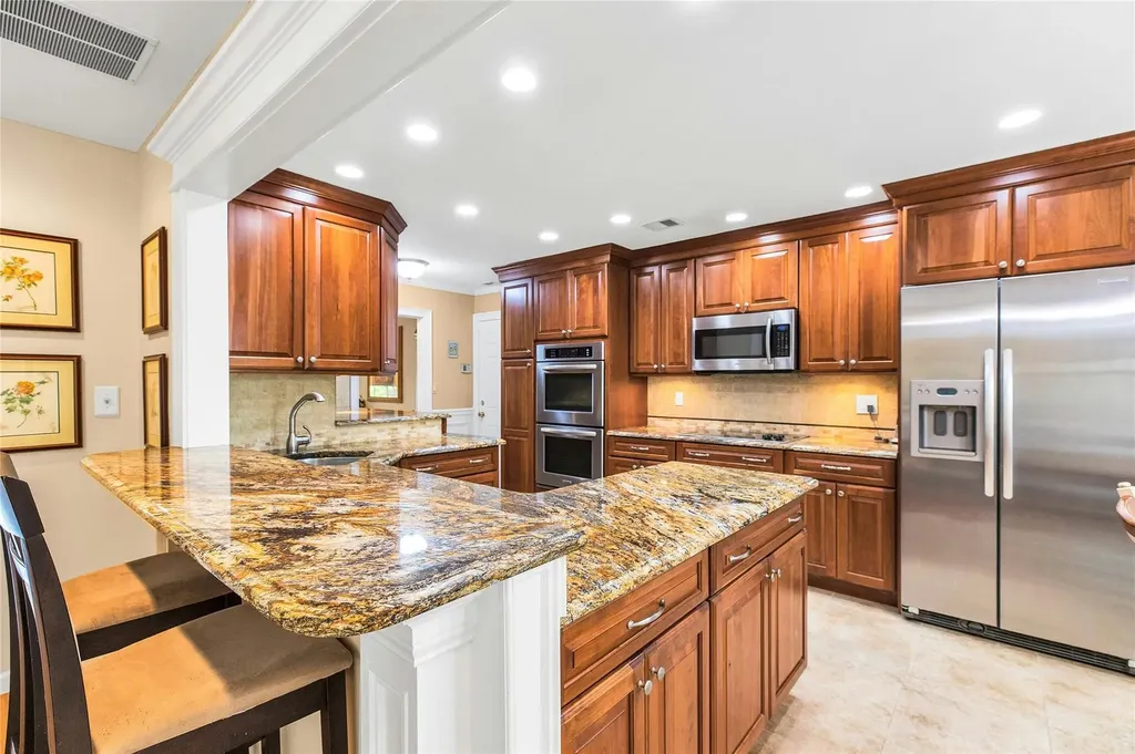 82 Harbour Lane Bay Shore NY 11706