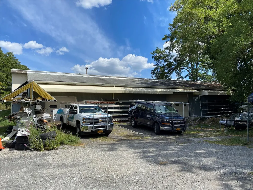 2435 S State Route 32 New Windsor NY 12553