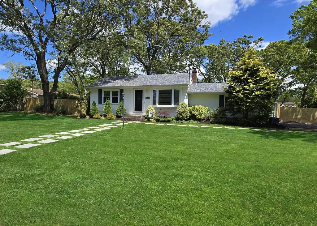 149 S Evergreen Drive Selden NY 11784