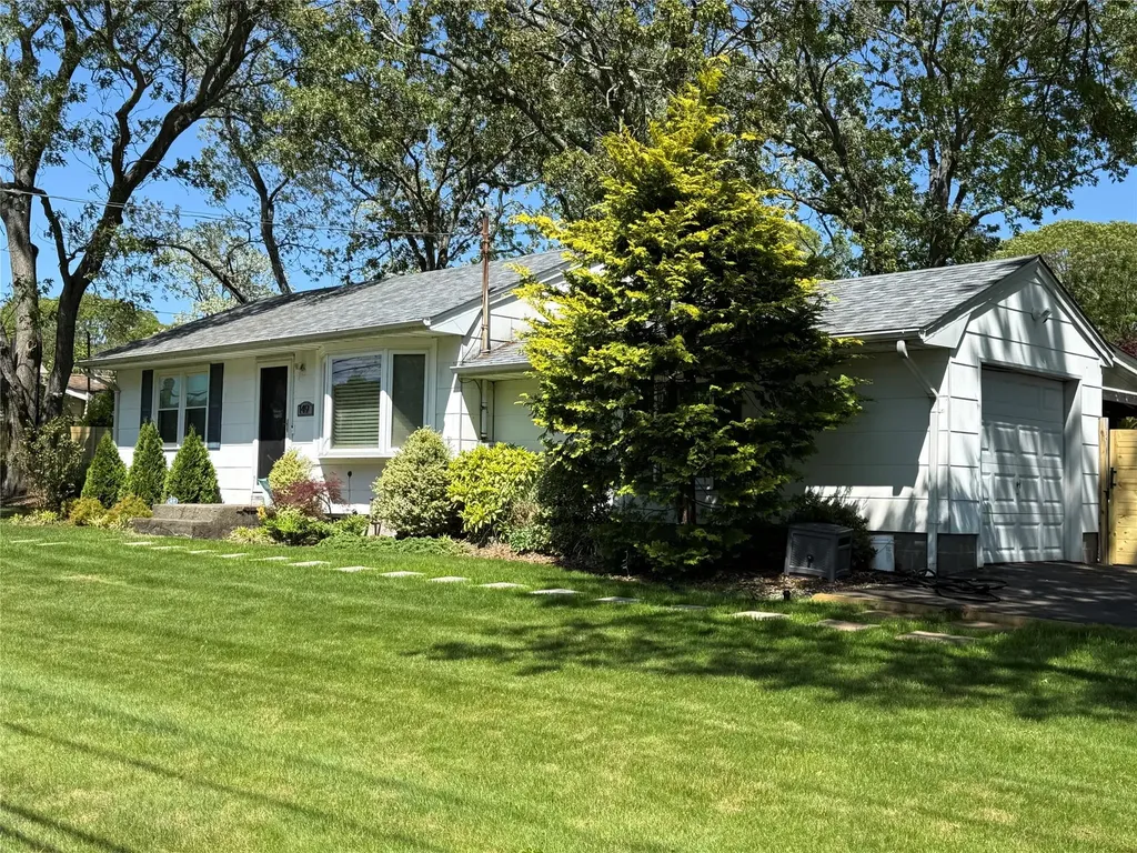 149 S Evergreen Drive Selden NY 11784