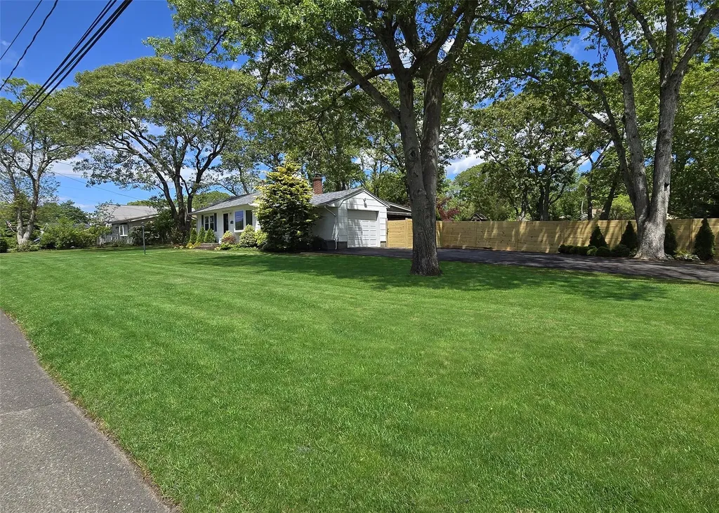 149 S Evergreen Drive Selden NY 11784