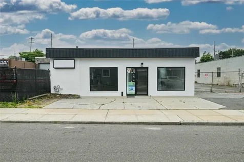 88 S Bayles Avenue Port Washington NY 11050