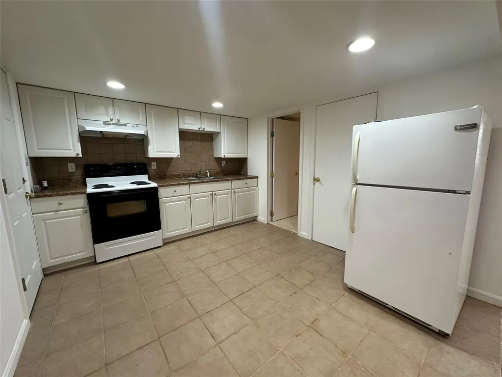 75 Hammond Lane Centereach NY 11720