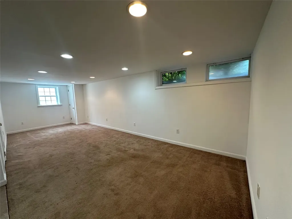 75 Hammond Lane Centereach NY 11720