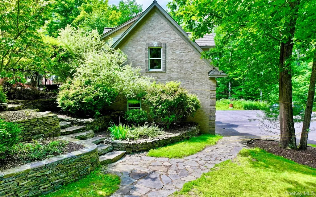 75 Susan Lane Circleville NY 10919