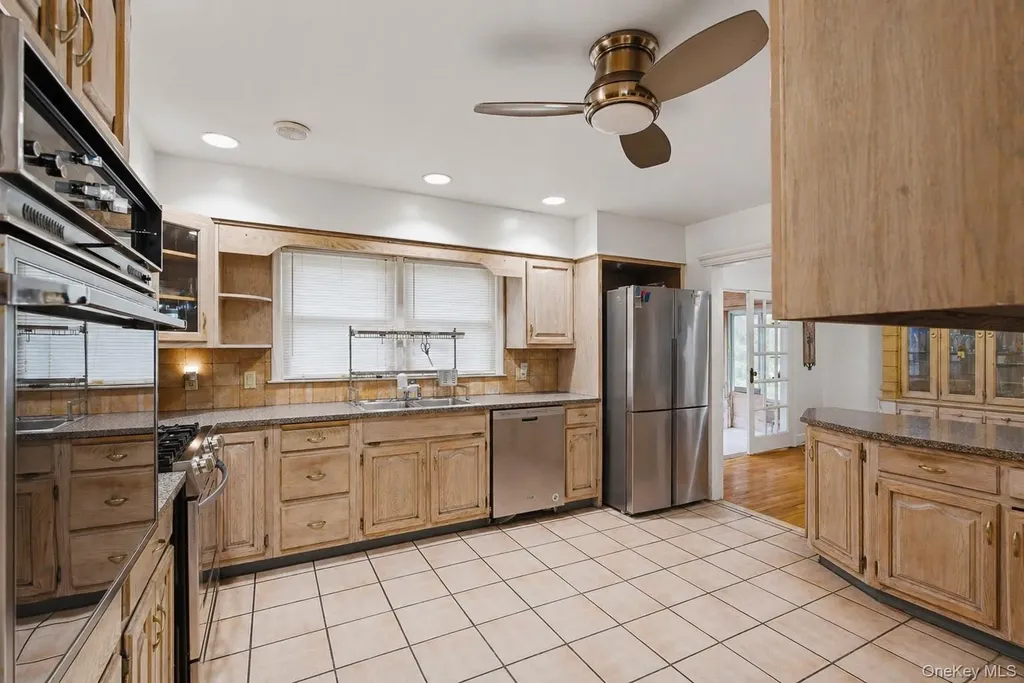 39 Carriage Hill Lane Poughkeepsie NY 12603