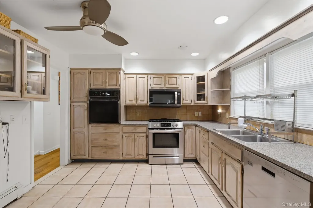 39 Carriage Hill Lane Poughkeepsie NY 12603