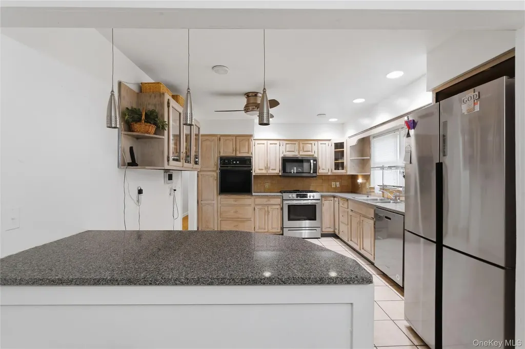 39 Carriage Hill Lane Poughkeepsie NY 12603