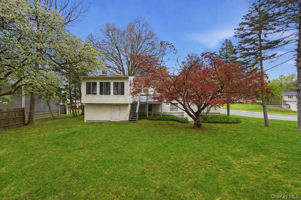 39 Carriage Hill Lane Poughkeepsie NY 12603
