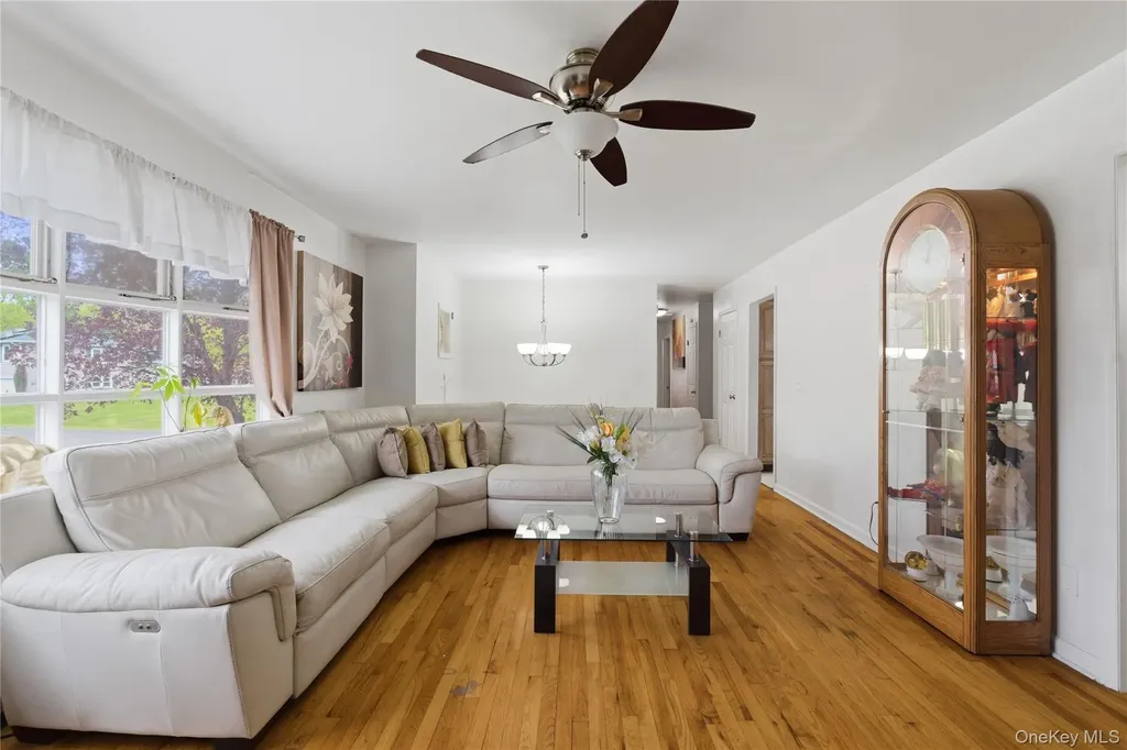 39 Carriage Hill Lane Poughkeepsie NY 12603