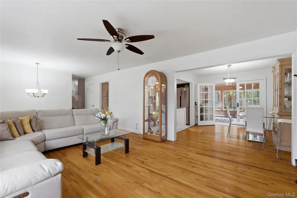 39 Carriage Hill Lane Poughkeepsie NY 12603