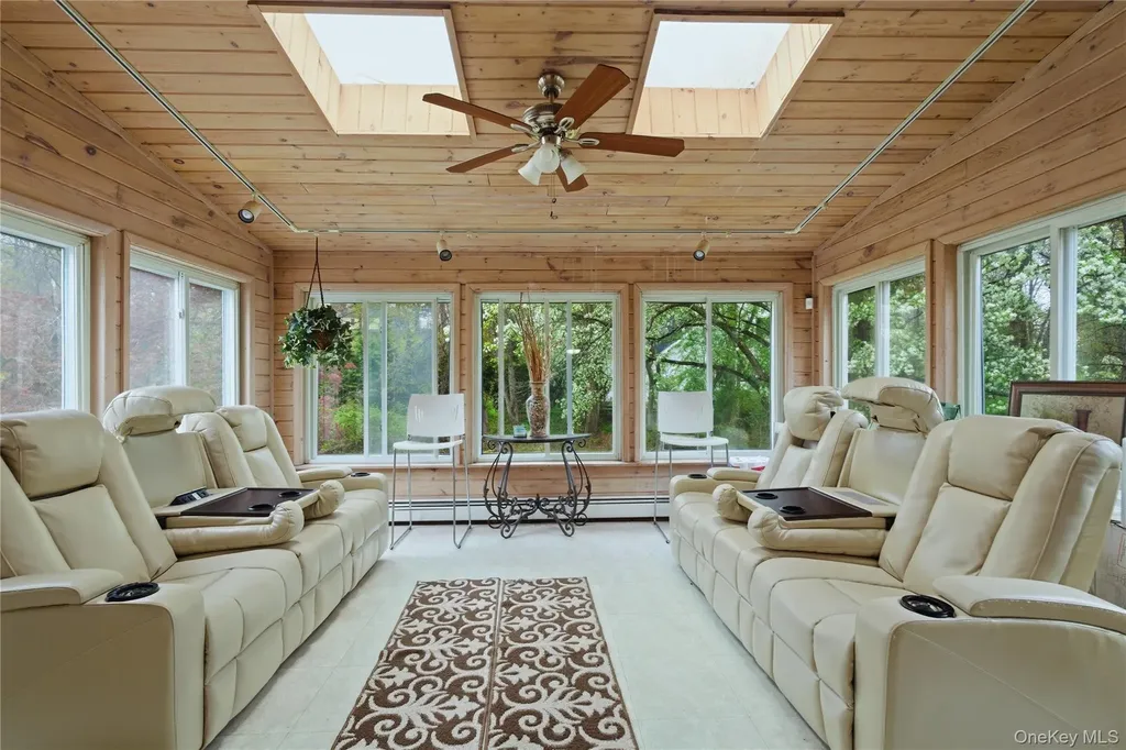 39 Carriage Hill Lane Poughkeepsie NY 12603