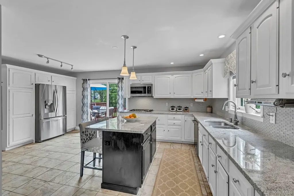 74 Vincent Lane Stone Ridge NY 12484