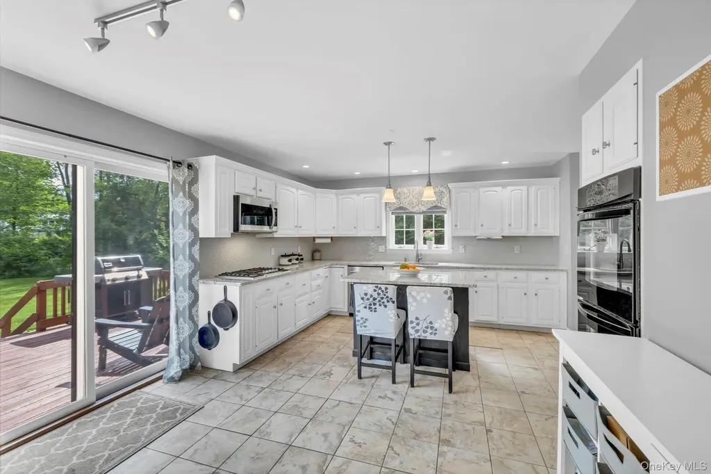 74 Vincent Lane Stone Ridge NY 12484