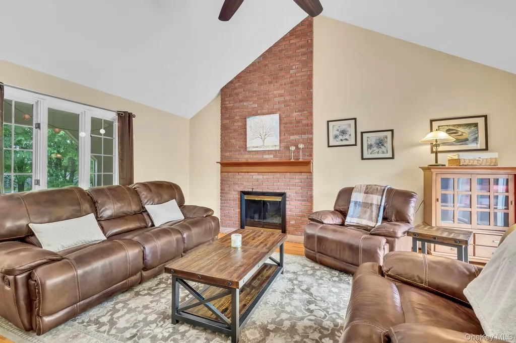 74 Vincent Lane Stone Ridge NY 12484