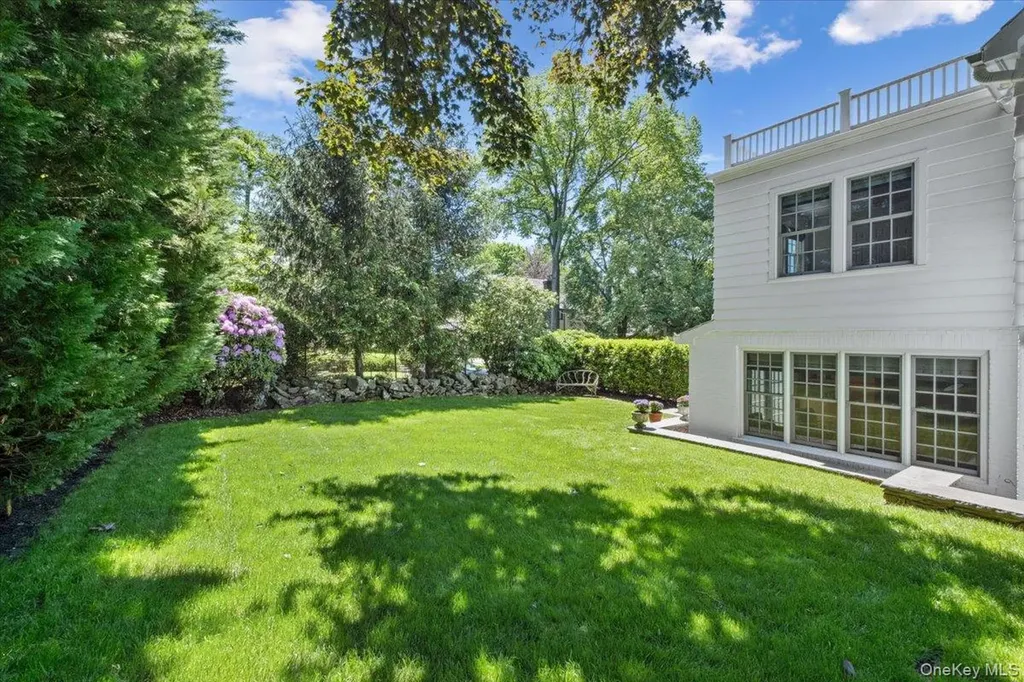 7 Meadow Place Larchmont NY 10538