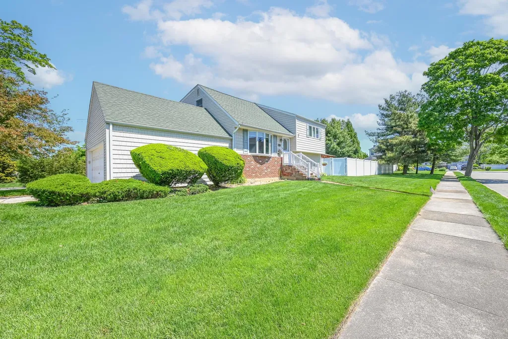 25 Baldwin Avenue Massapequa NY 11758