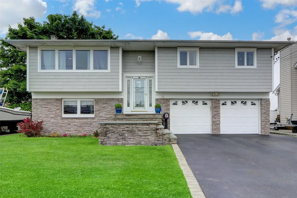 26 Bayview Avenue Babylon NY 11702
