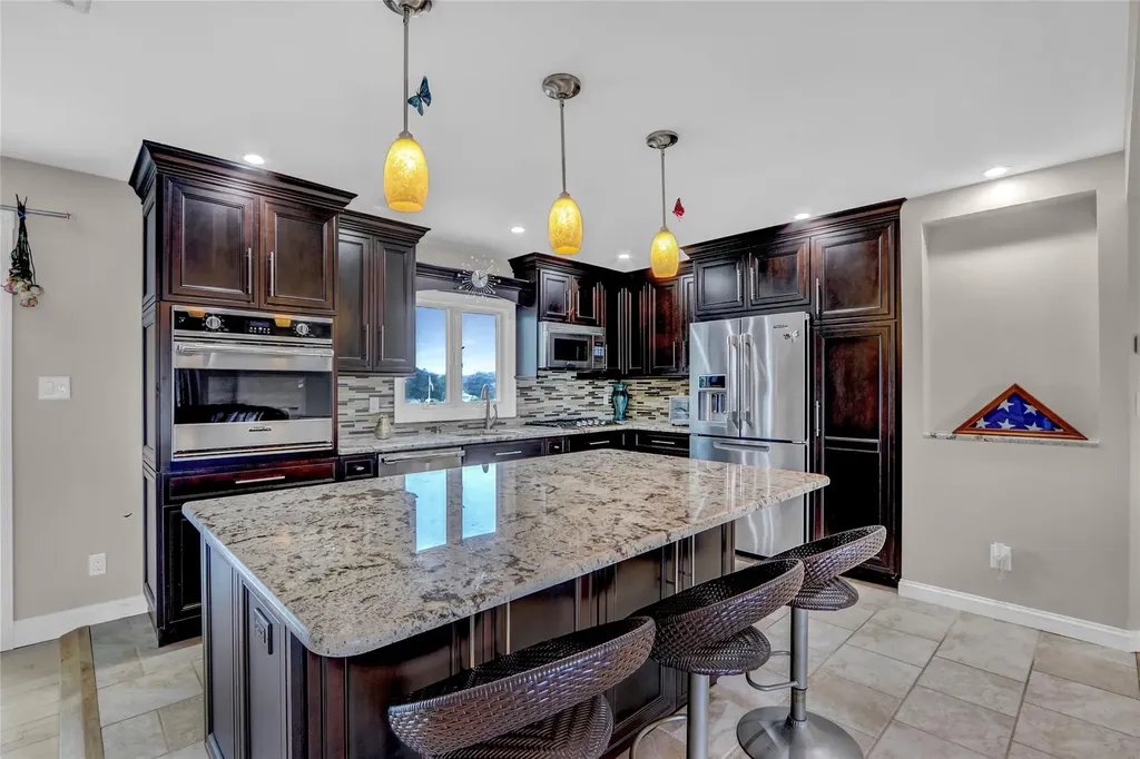 26 Bayview Avenue Babylon NY 11702