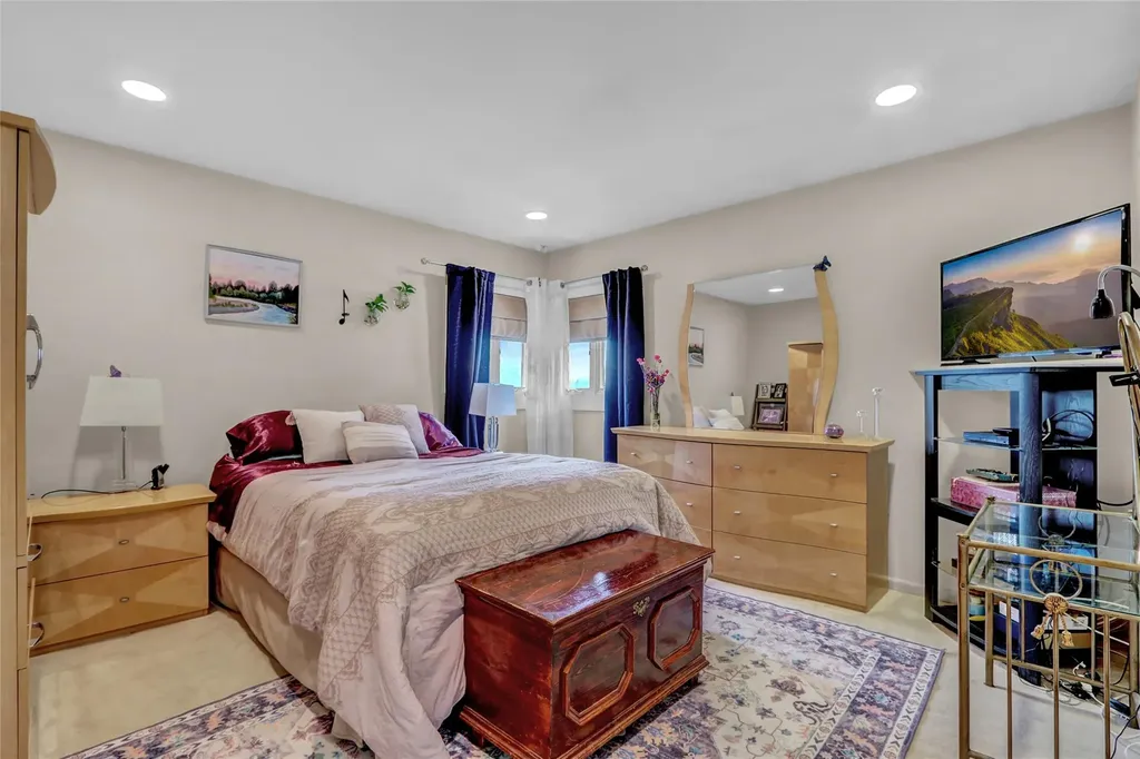 26 Bayview Avenue Babylon NY 11702