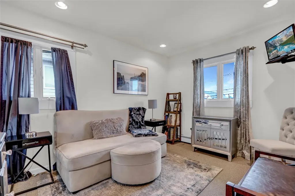 26 Bayview Avenue Babylon NY 11702