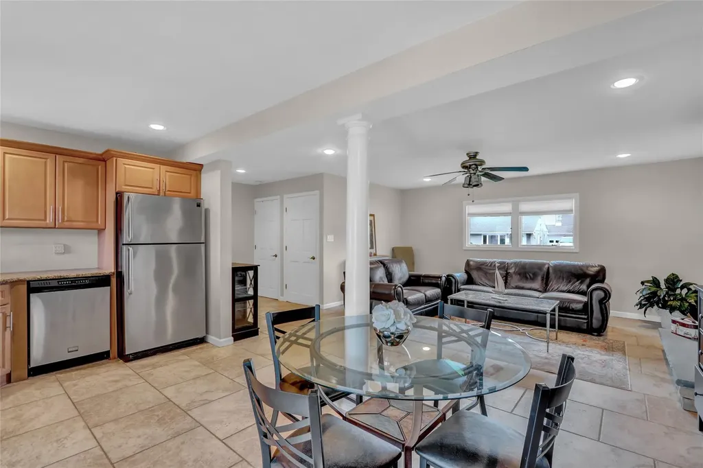 26 Bayview Avenue Babylon NY 11702