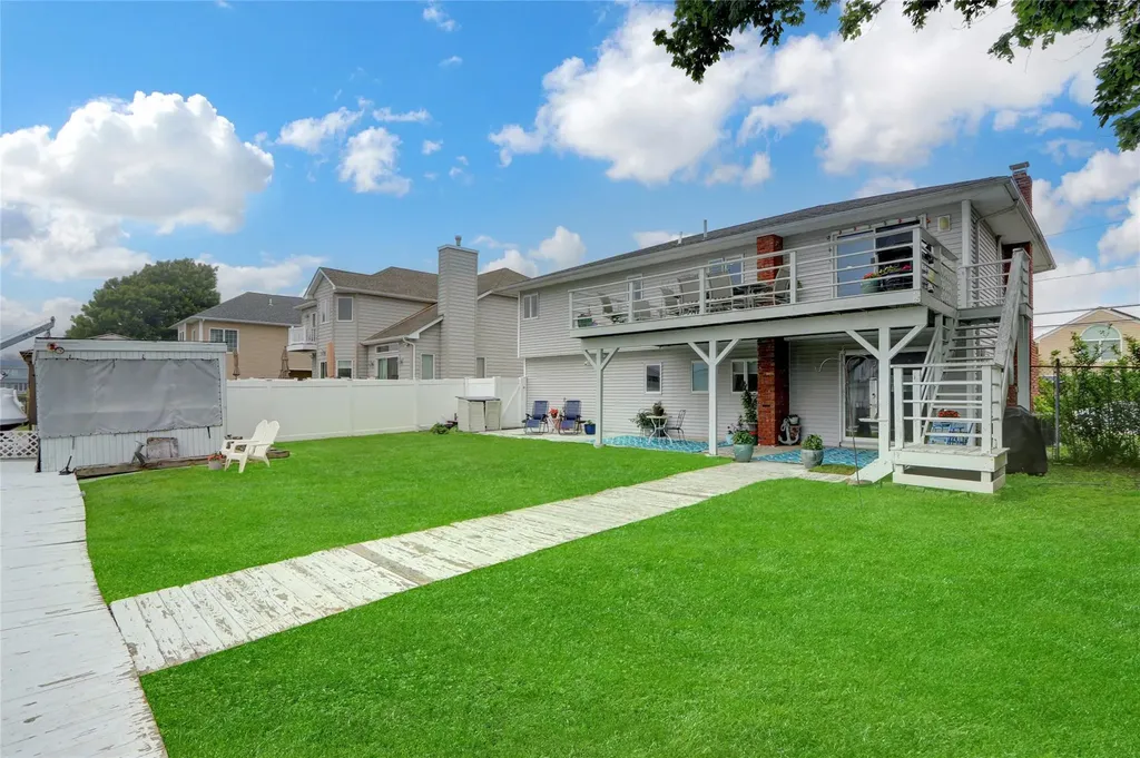 26 Bayview Avenue Babylon NY 11702